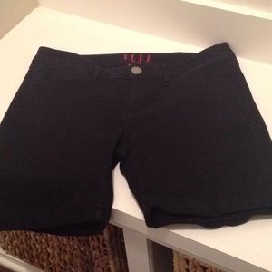 Elle black jean shorts